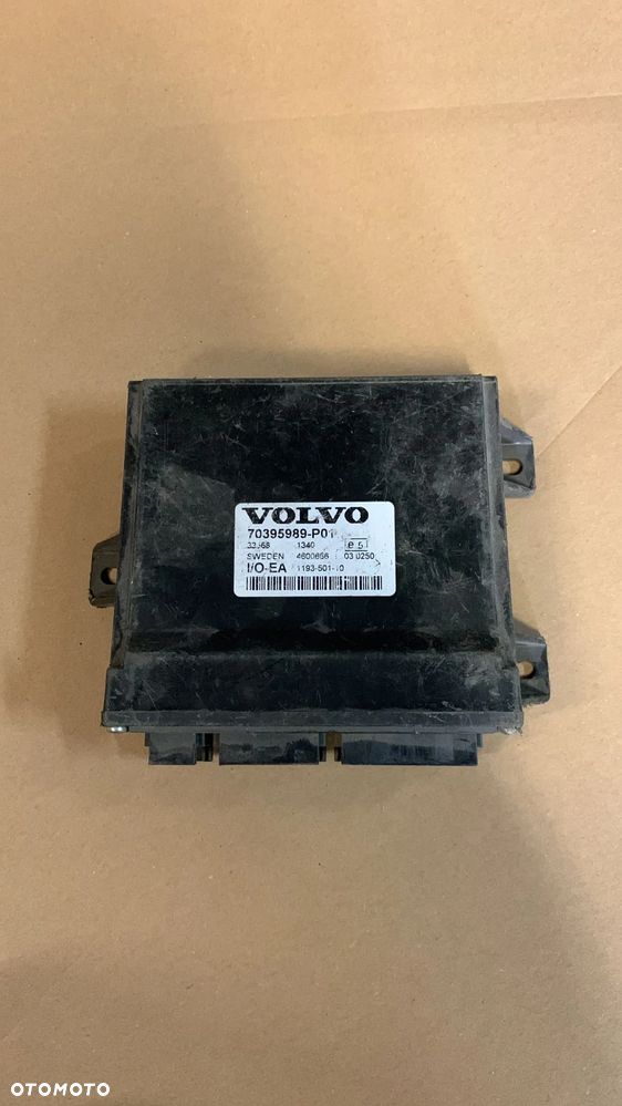 Sterownik elektroniczny drzwi Volvo  70395989-P01 - 2