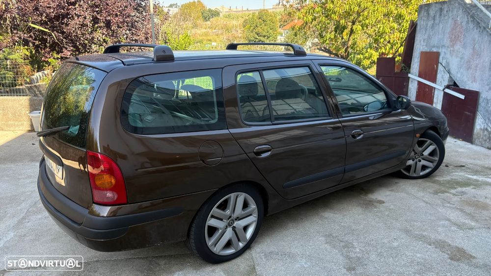 Renault Mégane Break 1.4 16V Authentique - 4
