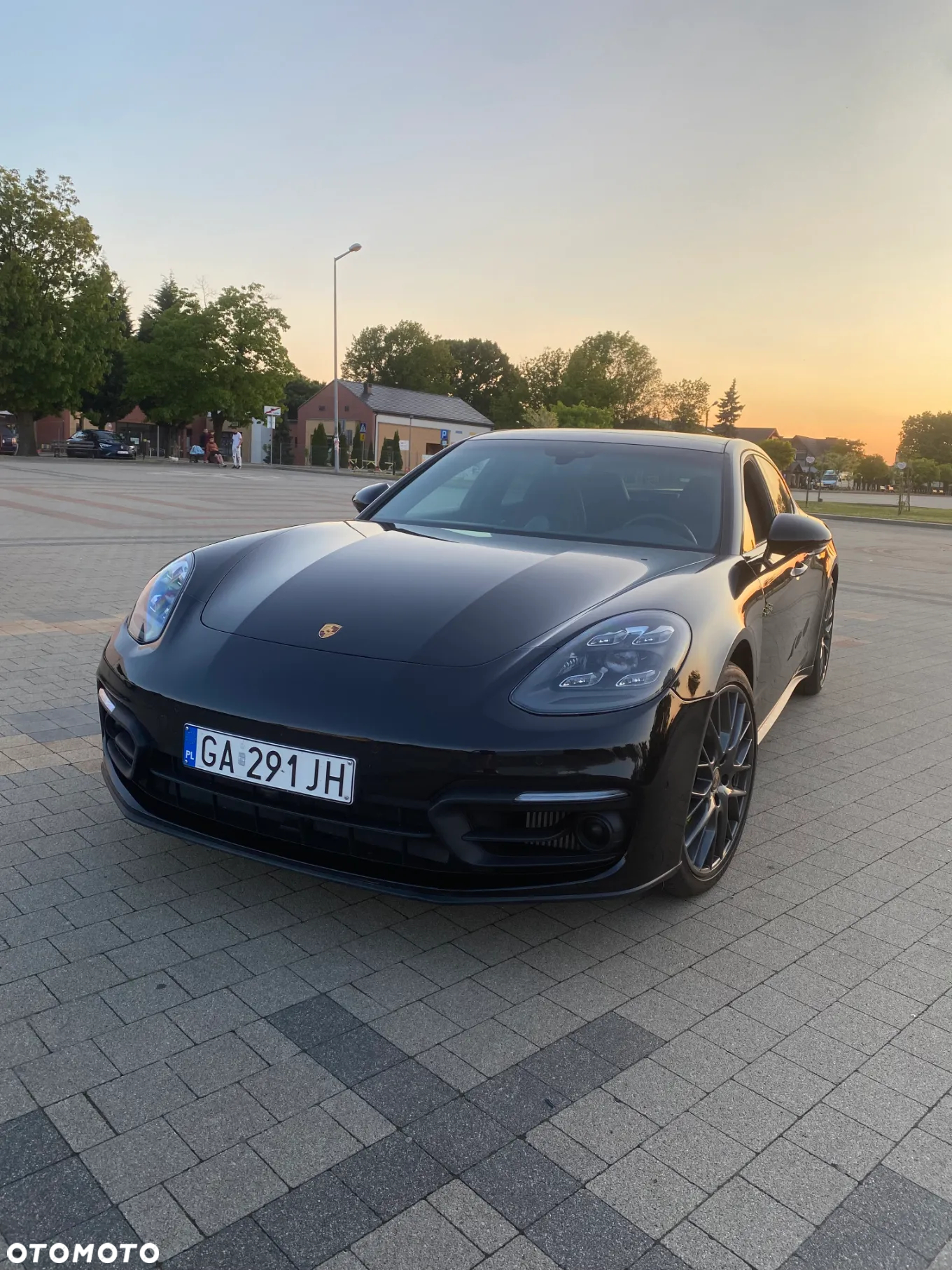 Porsche Panamera 4 E-Hybrid - 4