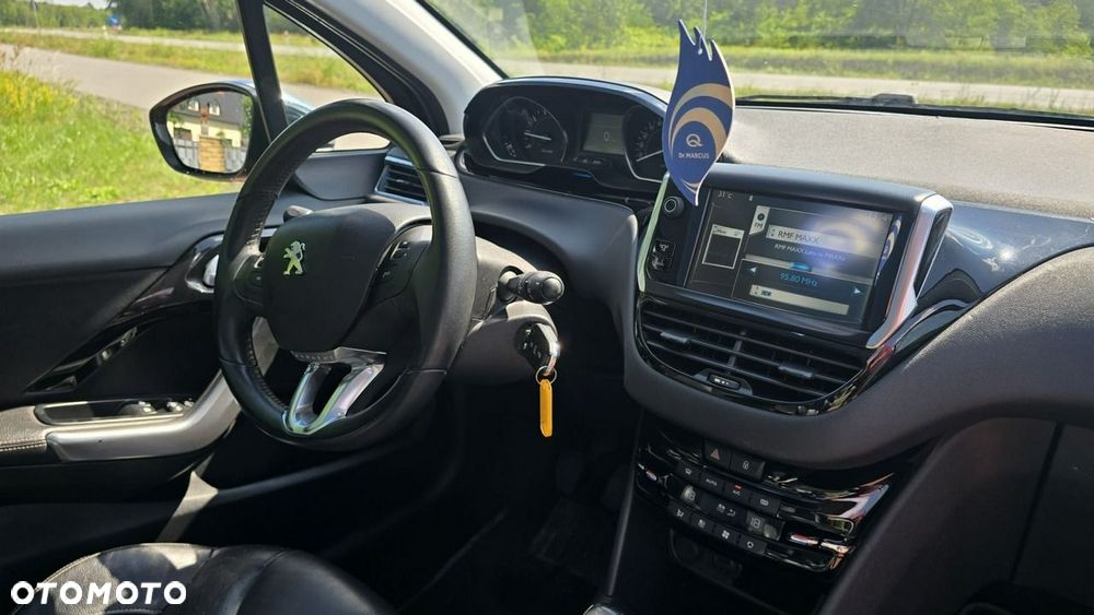 Peugeot 208 - 20