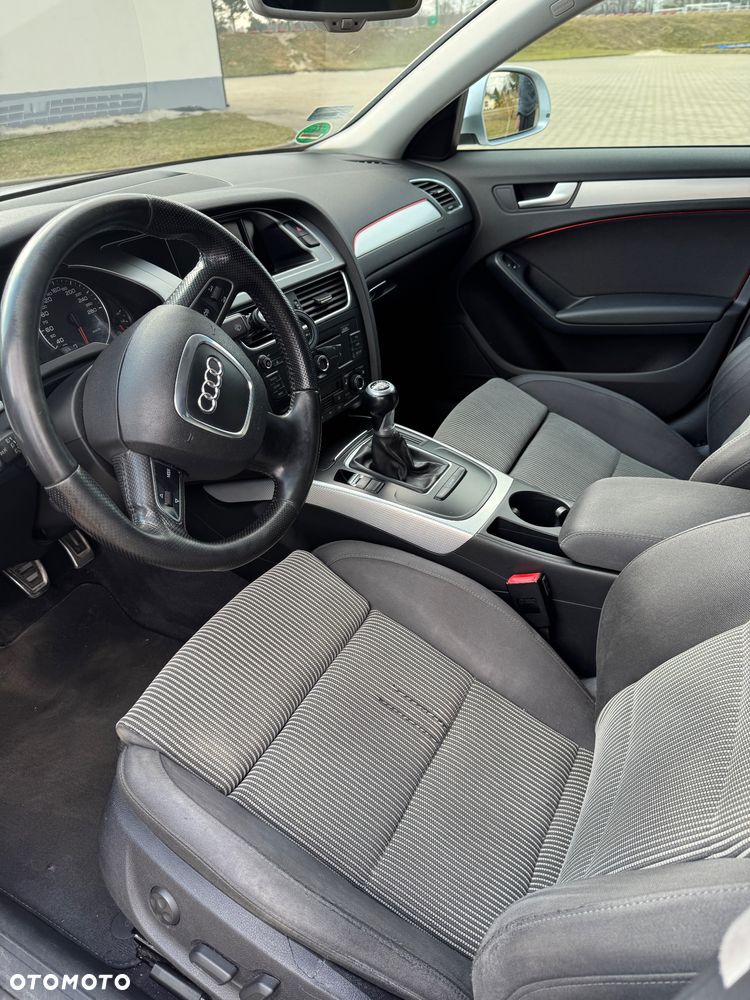 Audi A4 Limousine - 12