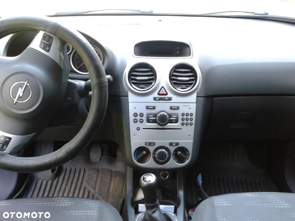 Opel Corsa 1.4 16V Satellite - 10
