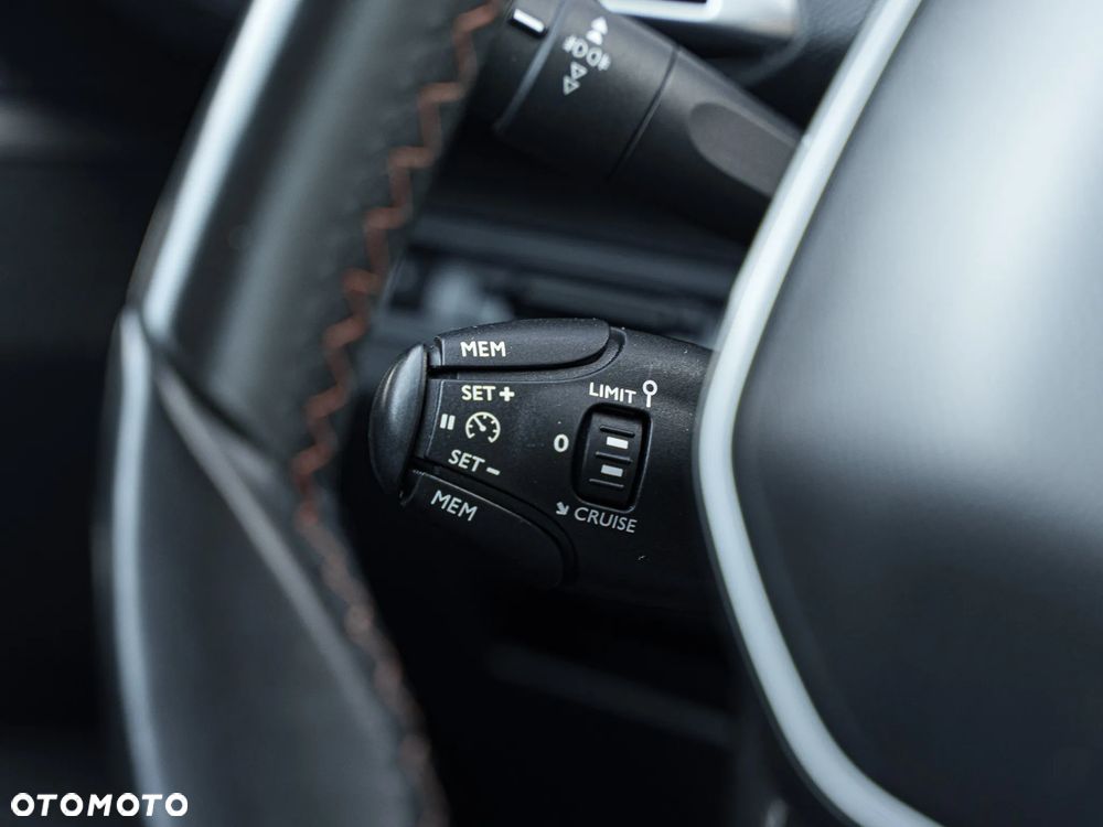 Peugeot 3008 1.6 BlueHDi Active S&S - 29