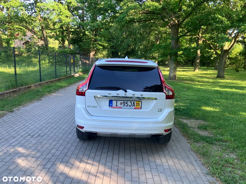 Volvo XC 60 T5 AWD Drive-E R-Design Momentum - 6