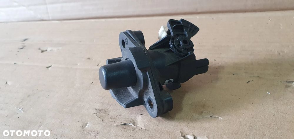 Klamka przycisk klapy bagażnika Toyota Aygo I - 6