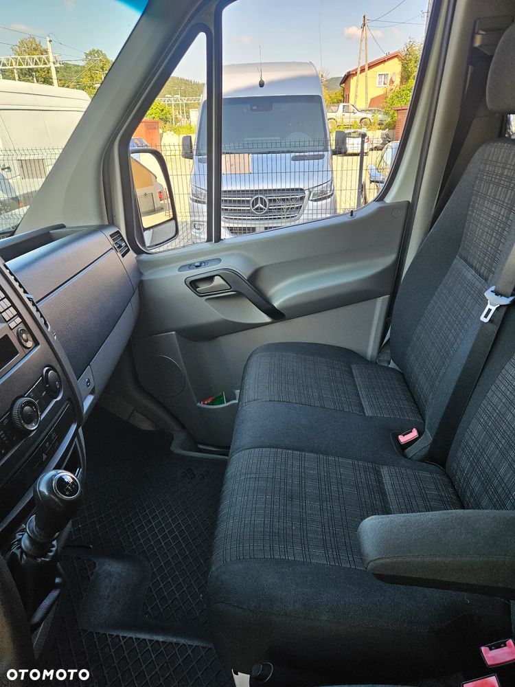 Mercedes-Benz Sprinter 319 - 27