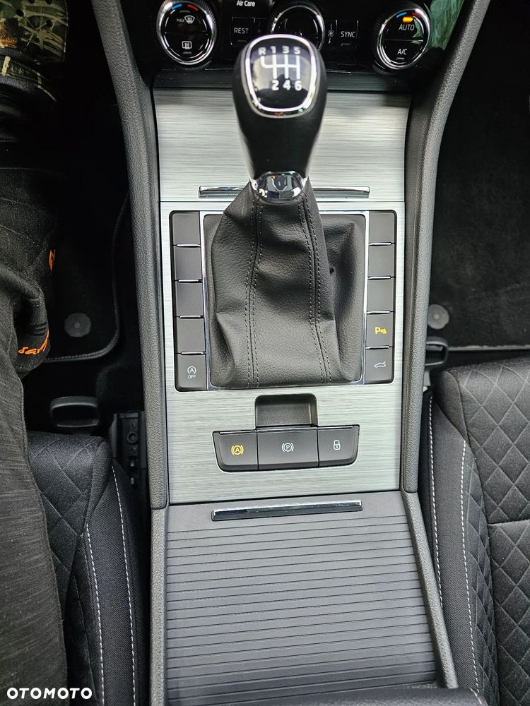 Skoda Superb 1.5 TSI ACT Ambition - 14
