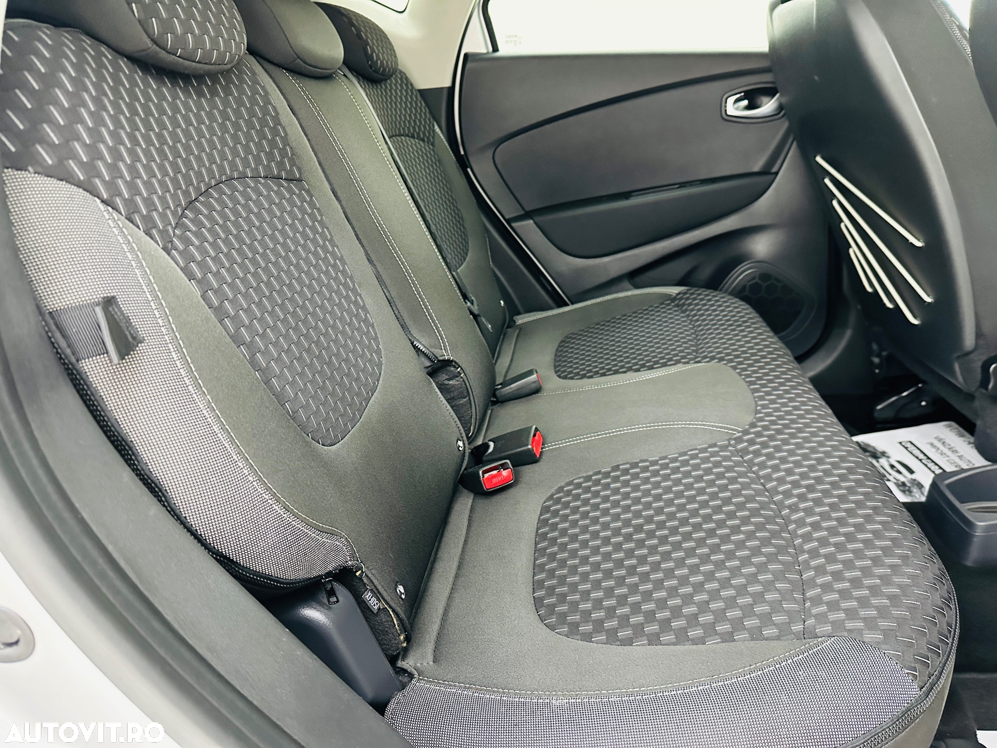 Renault Captur - 16
