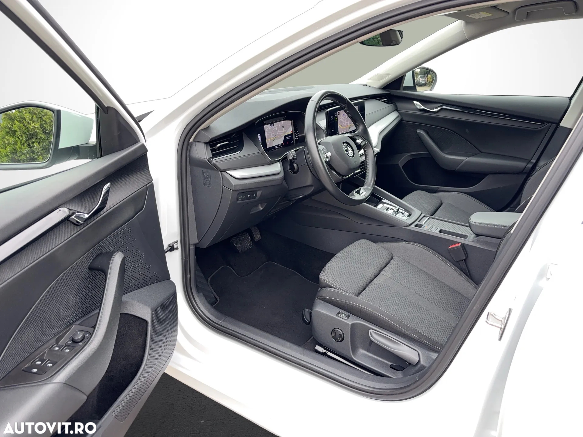 Skoda Octavia Combi 2.0 TDI DSG Ambition - 11