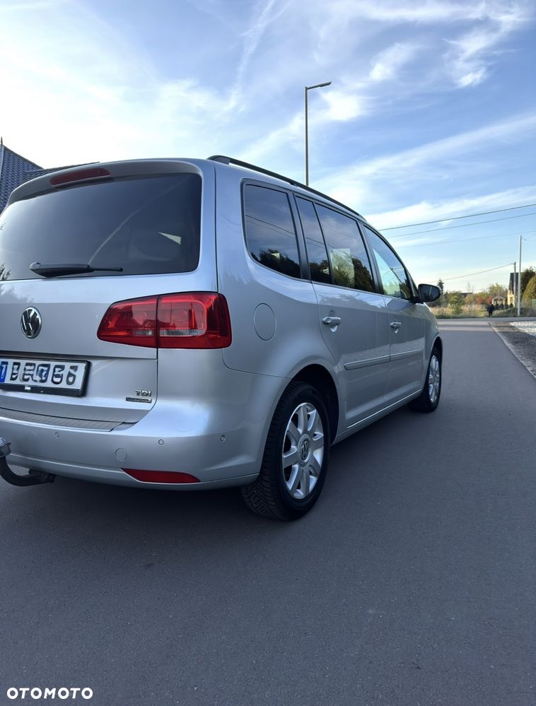 Volkswagen Touran 1.6 TDI DPF BlueMotion Technology Highline - 9