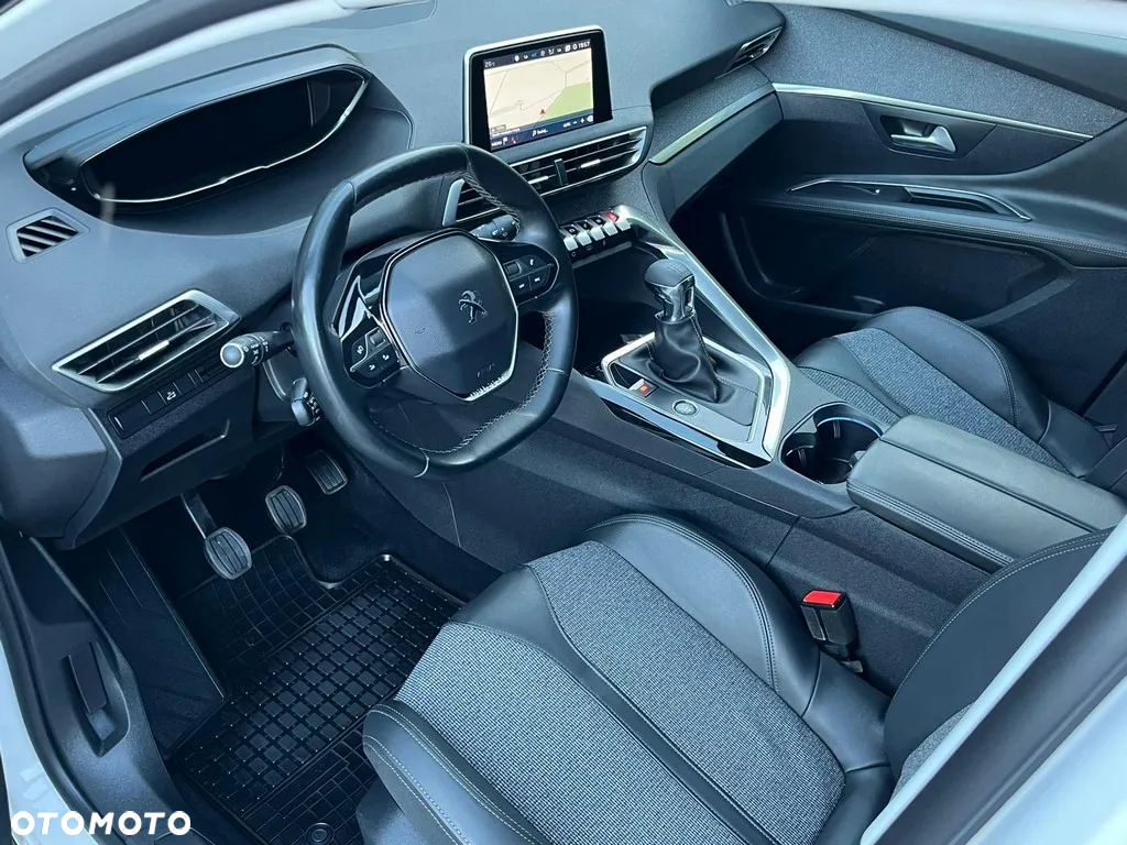Peugeot 3008 1.2 PureTech Allure S&S - 25