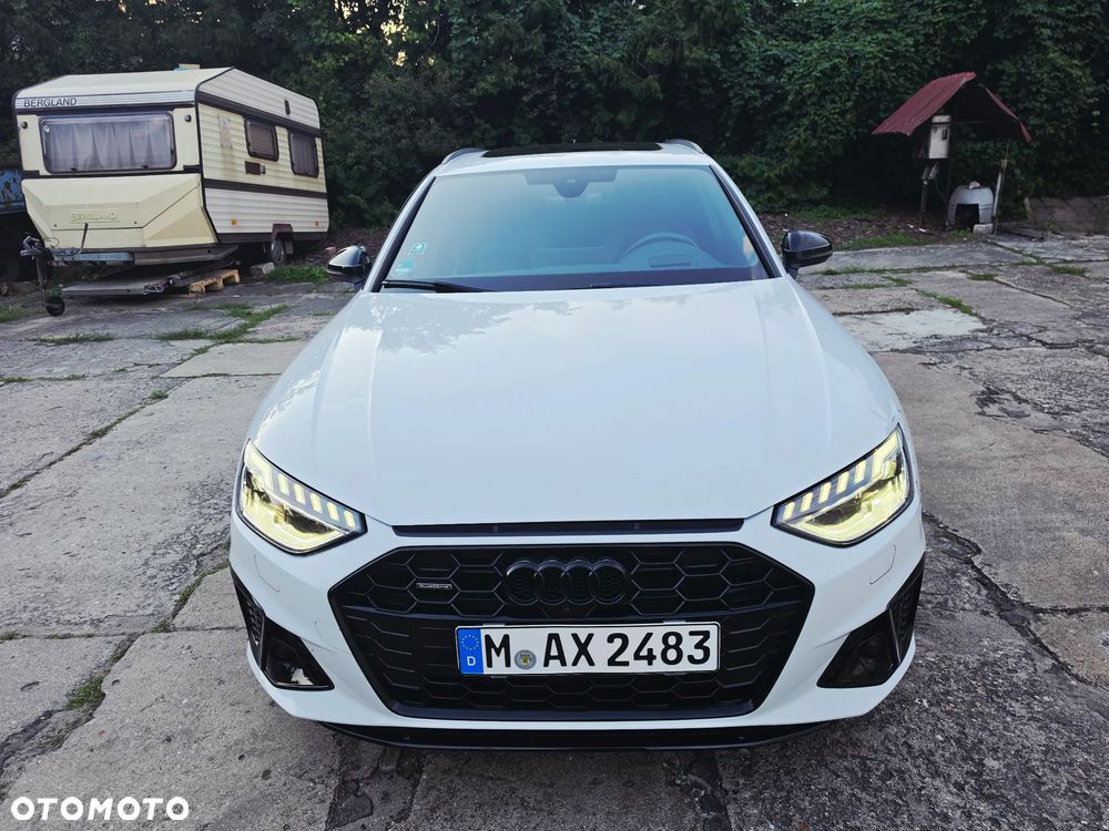 Audi A4 Avant 45 TFSI quattro S tronic S line - 2