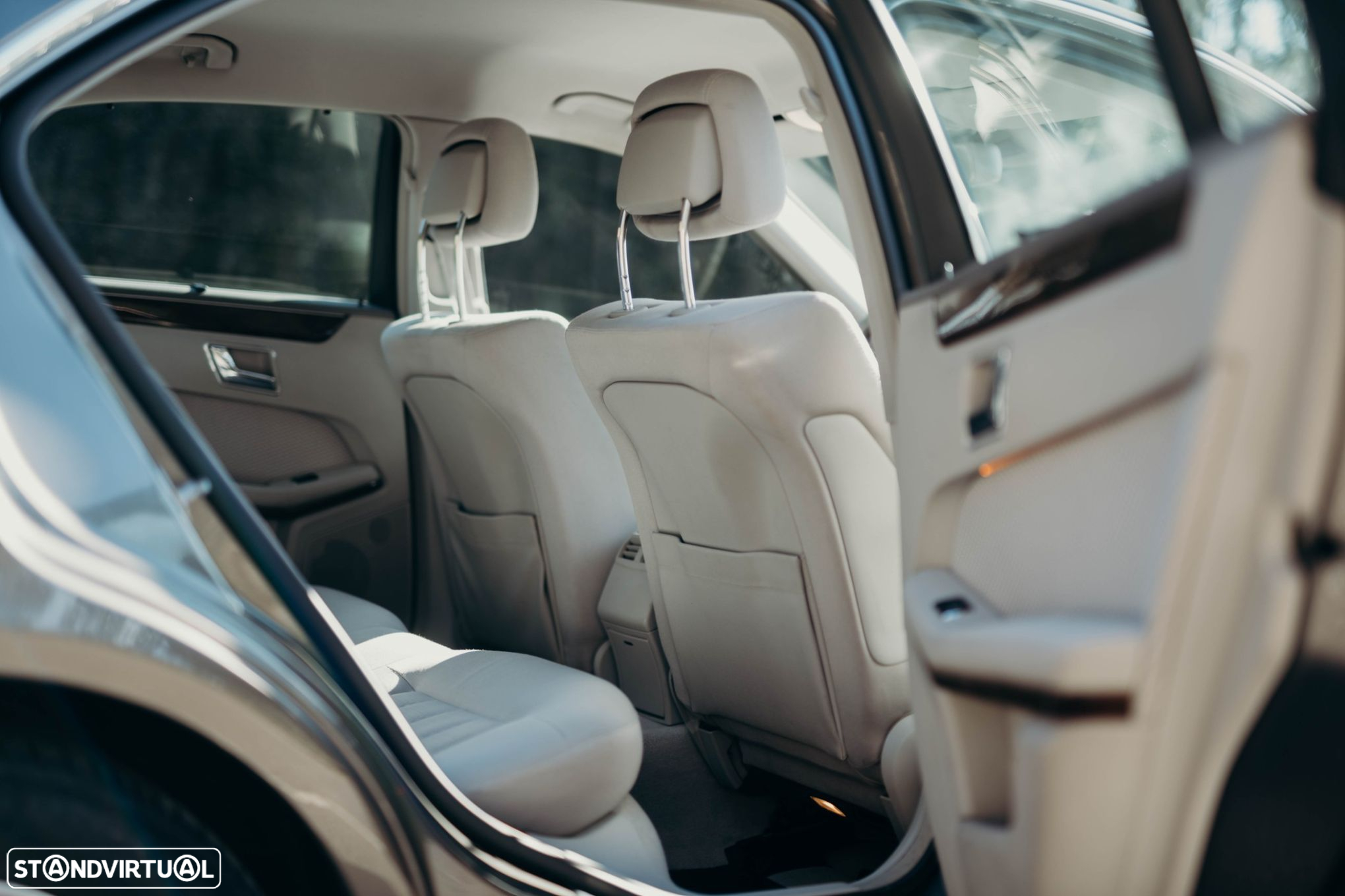 Mercedes-Benz E 250 CGi Elegance BlueEfficiency - 43