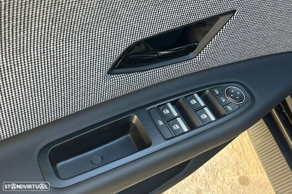 Renault 4 E-Tech 52 kWh Iconic Autonomia Conforto - 7