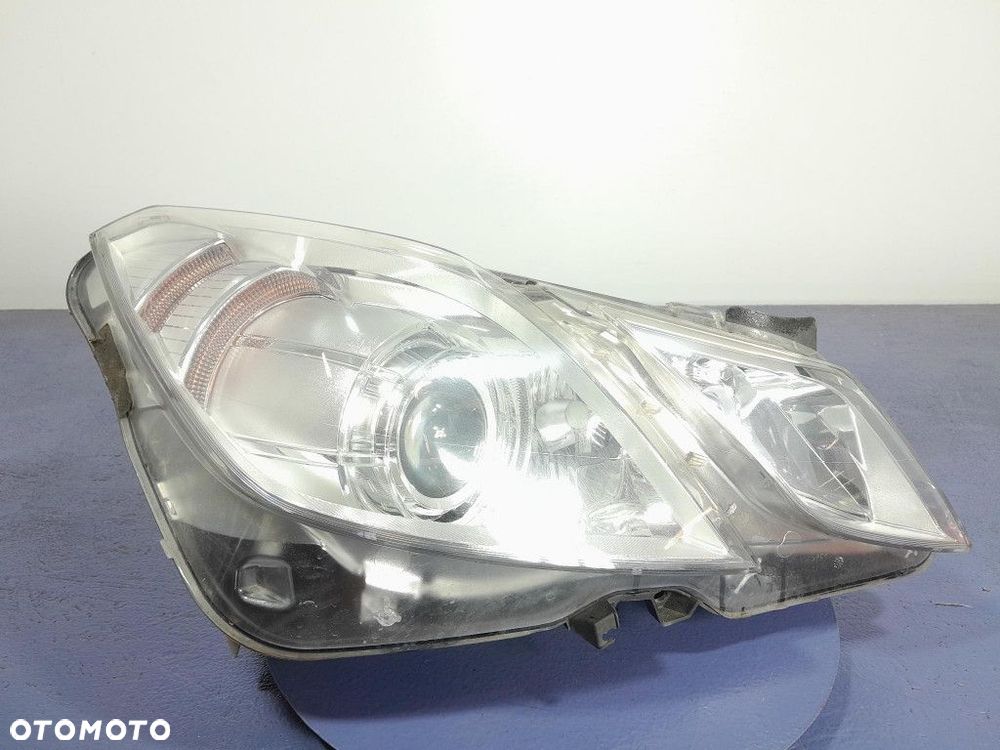 MERCEDES E W207 REFLEKTOR PRZÓD PRZEDNI PRAWY BI XENON SKRĘTNY EU - 2