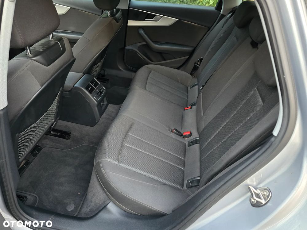 Audi A4 Avant 2.0 TDI - 14