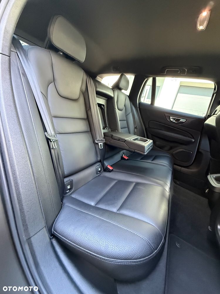 Volvo V60 D3 Momentum Core - 24