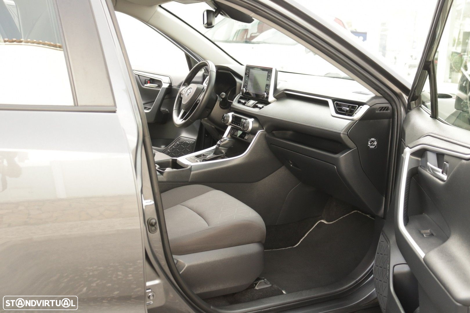 Toyota RAV4 2.5 HDF Comfort - 23