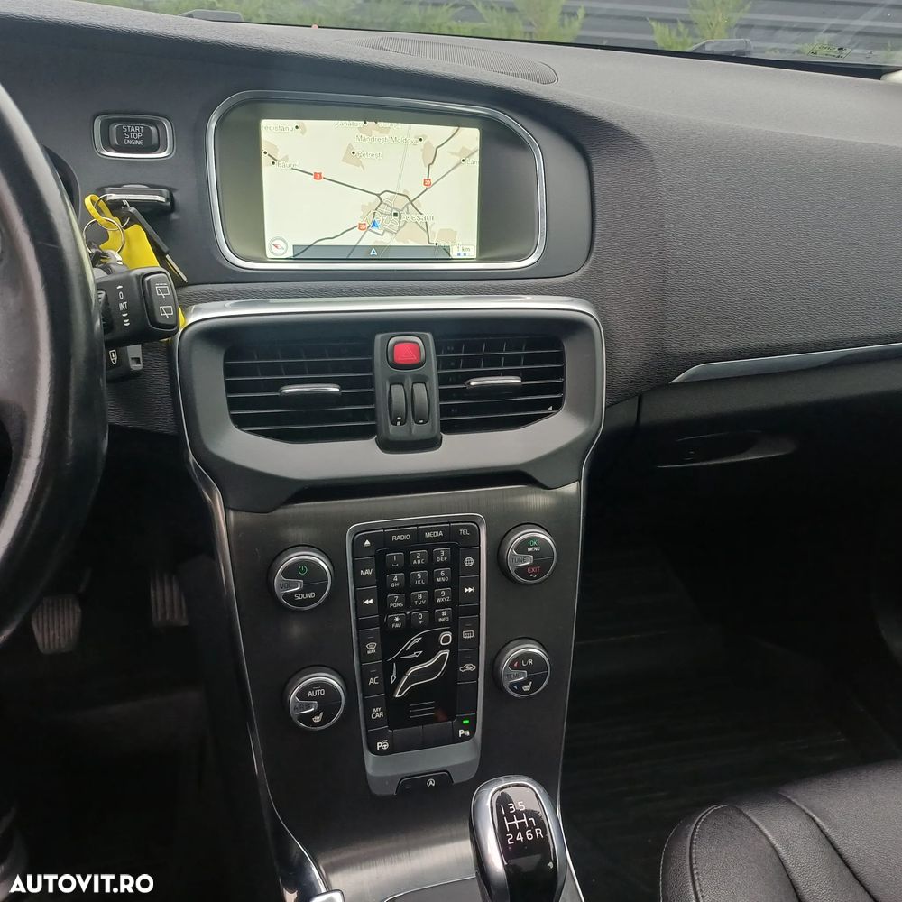 Volvo V40 D4 Ocean Race - 13