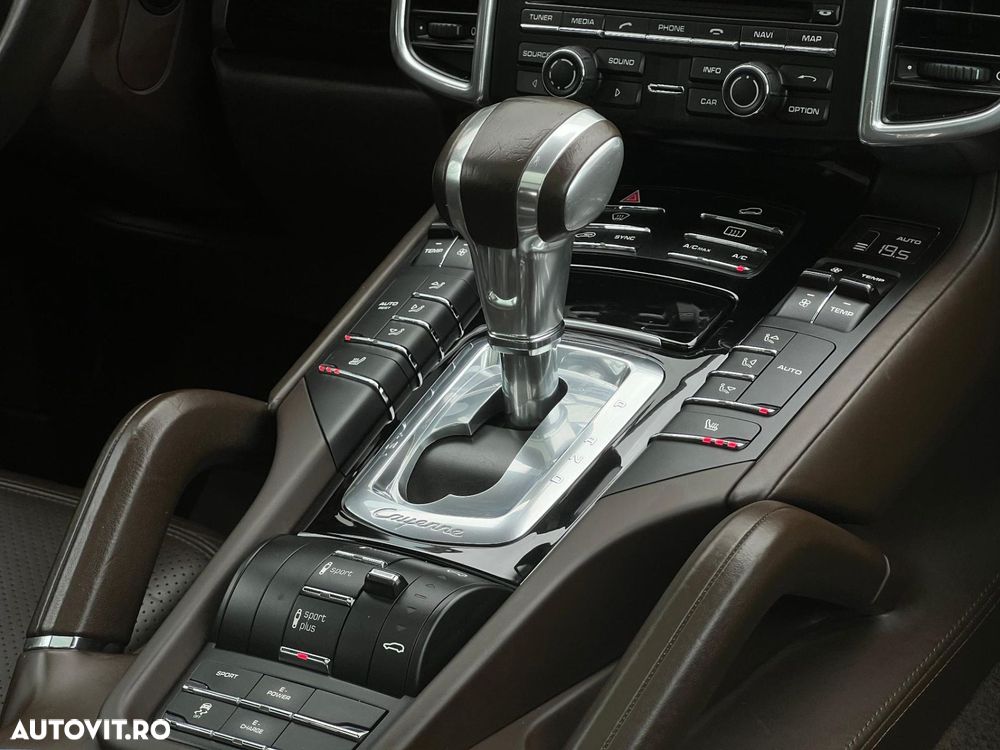 Porsche Cayenne - 13