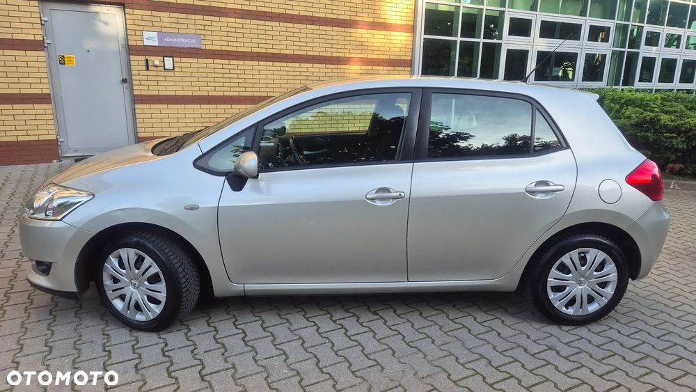 Toyota Auris 1.6 VVT-i Sol - 2
