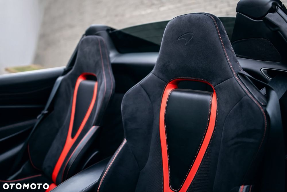 McLaren 720S Spider - 30