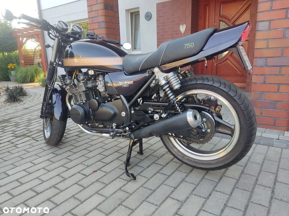 Kawasaki Zephyr - 11