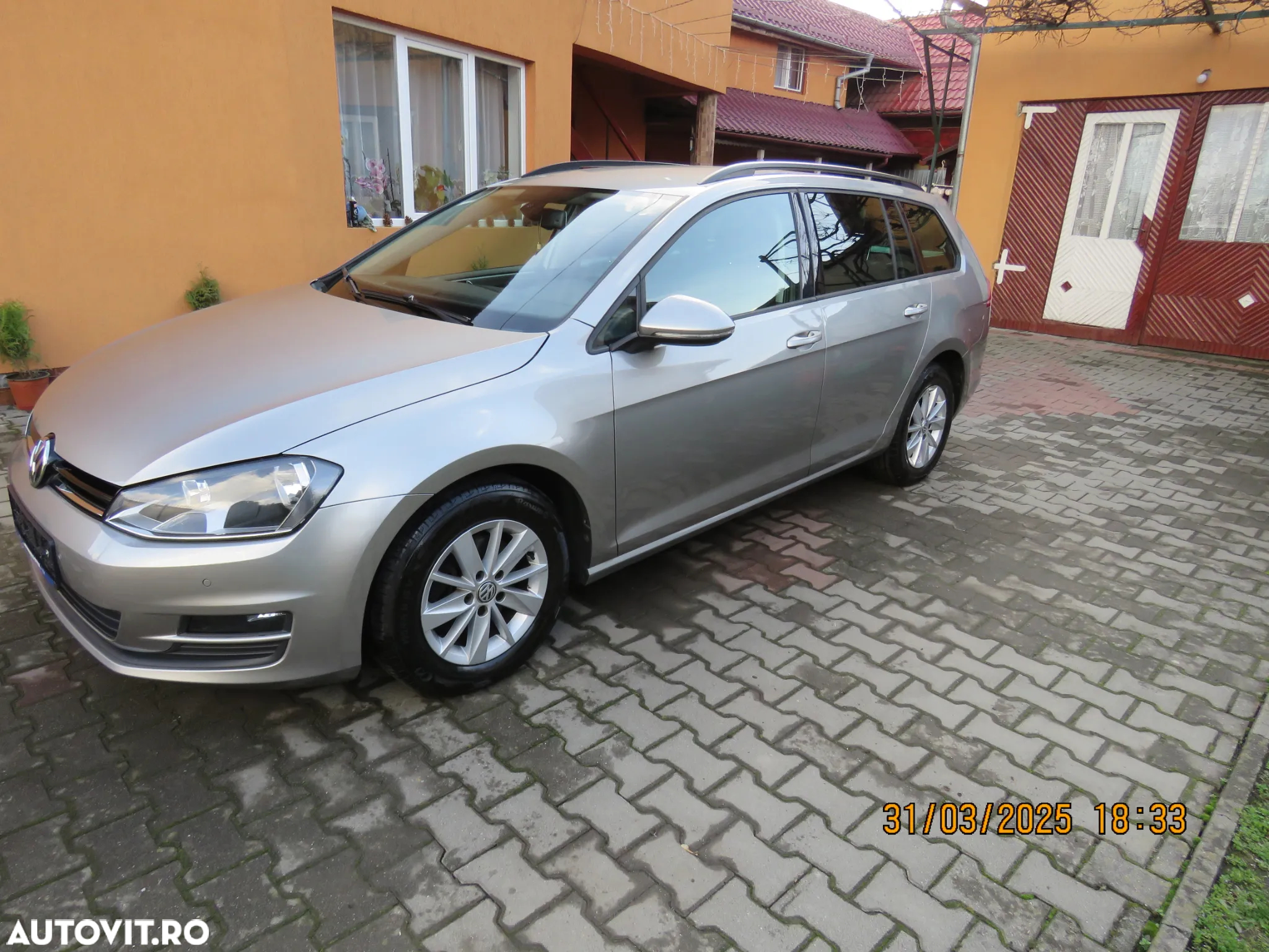 Volkswagen Golf 1.6 TDI 4Motion BlueMotion Technology Comfortline - 4