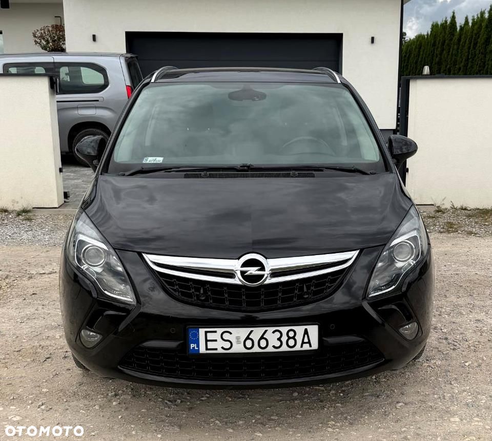 2015 Opel Zafira 2.0 CDTI Cosmo S&S, photograph 2