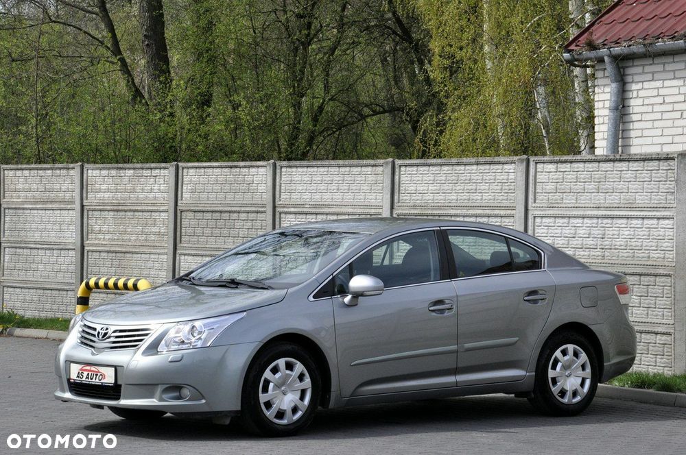 Toyota Avensis 1.8 Active - 23
