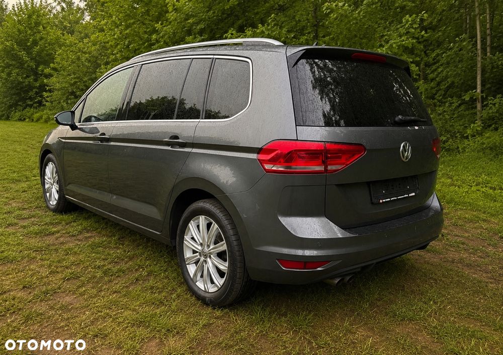 Volkswagen Touran - 4