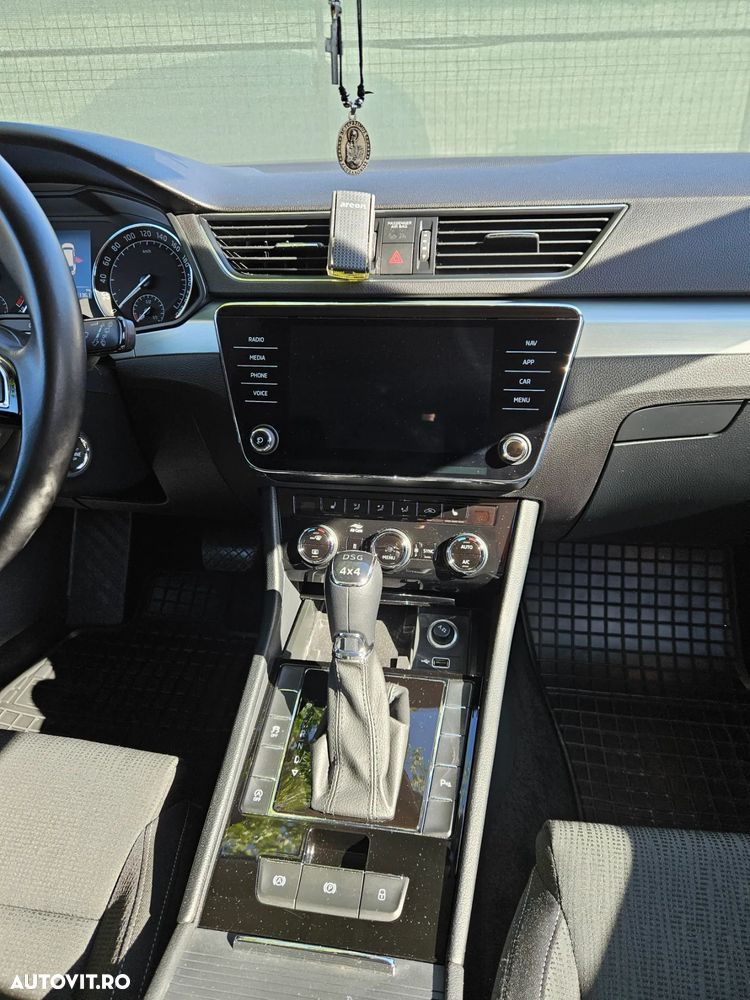 Skoda Superb Combi 2.0 TDI 4X4 DSG Ambition - 14