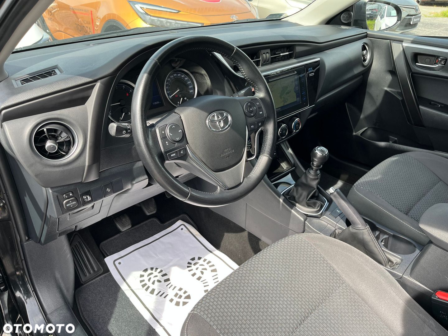 Toyota Corolla 1.6 Classic Plus - 5