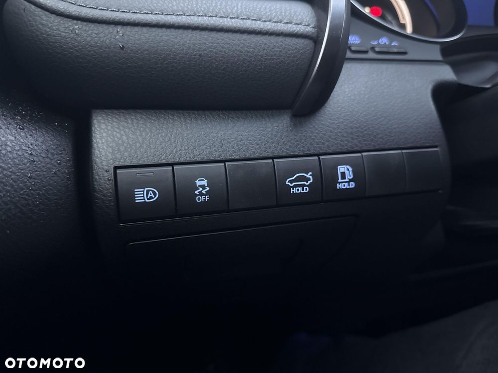 Toyota Camry 2.5 Hybrid Comfort CVT - 21