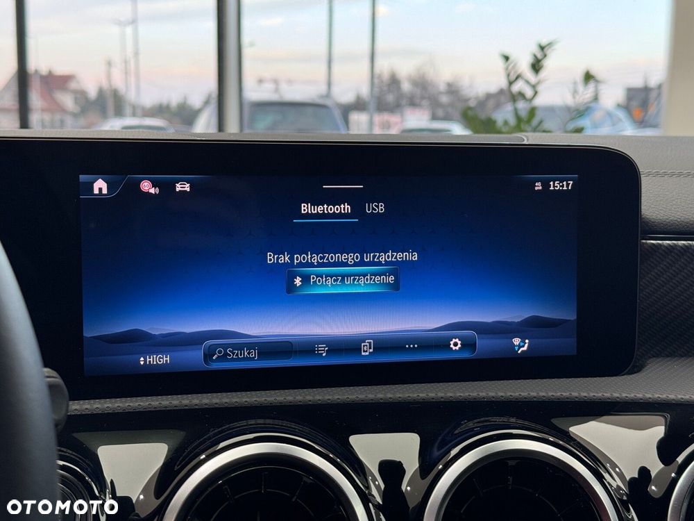 Mercedes-Benz CLA - 27