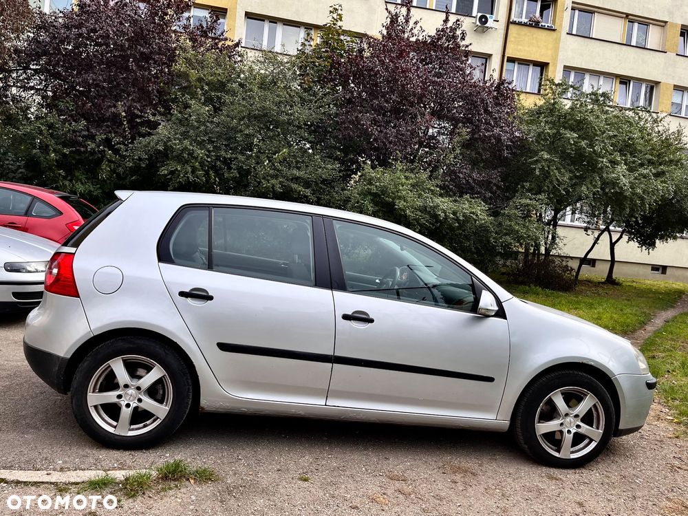 Volkswagen Golf - 6