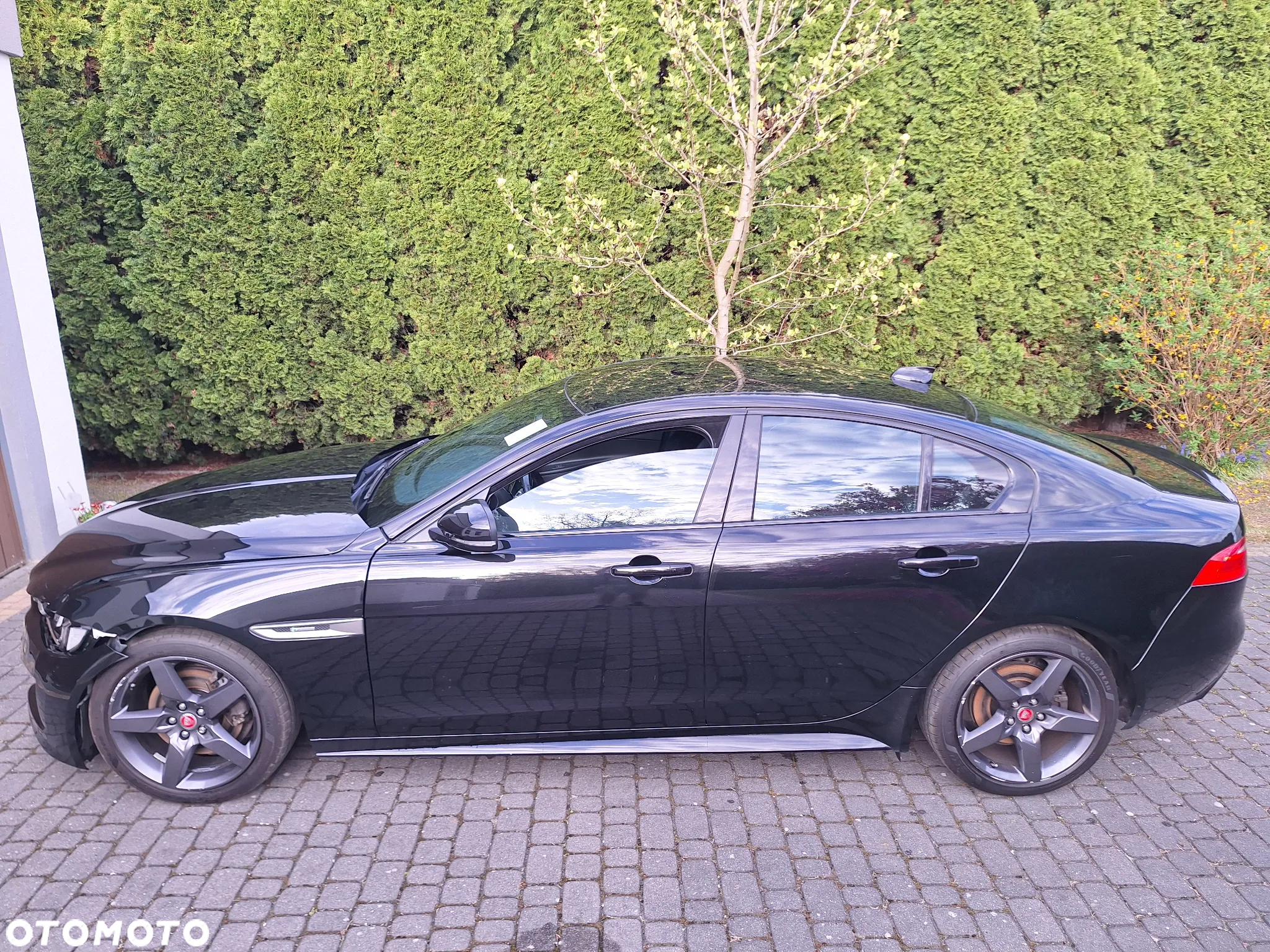 Jaguar XE 2.0 D R-Sport - 19