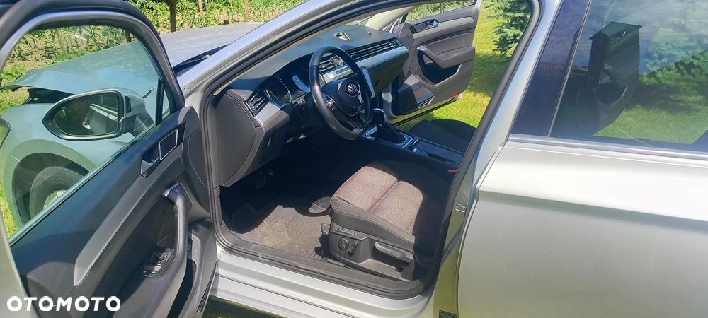 Volkswagen Passat 2.0 TDI SCR DSG Business - 19