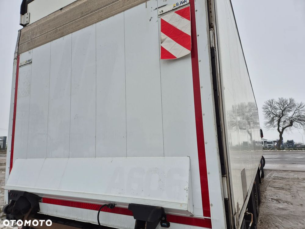 Schmitz Cargobull CARRIER MAXIMA 1300 / WINDA / DOPPEL STOCK / ŚCIANA GRODZIOWA / BELKI / PODNOSZONA OŚ / z Niemiec / TOP STAN 2011/ CARRIER CHŁODNIA CHLODNIA LODÓWKA PODWÓJNY ZAŁADUNEK PIĘTROWA - 18