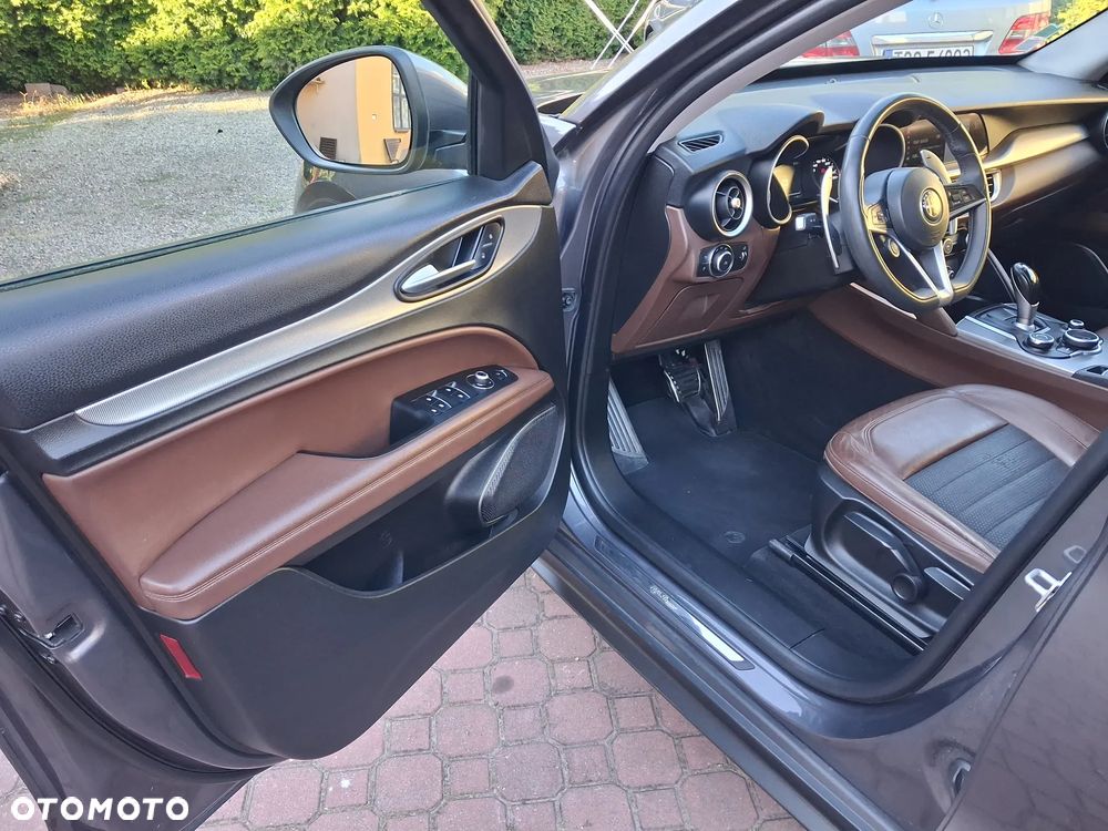 Alfa Romeo Stelvio 2.0 Turbo 16V AT8-Q4 Super - 8