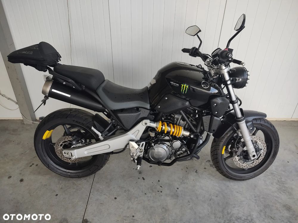Yamaha MT - 5