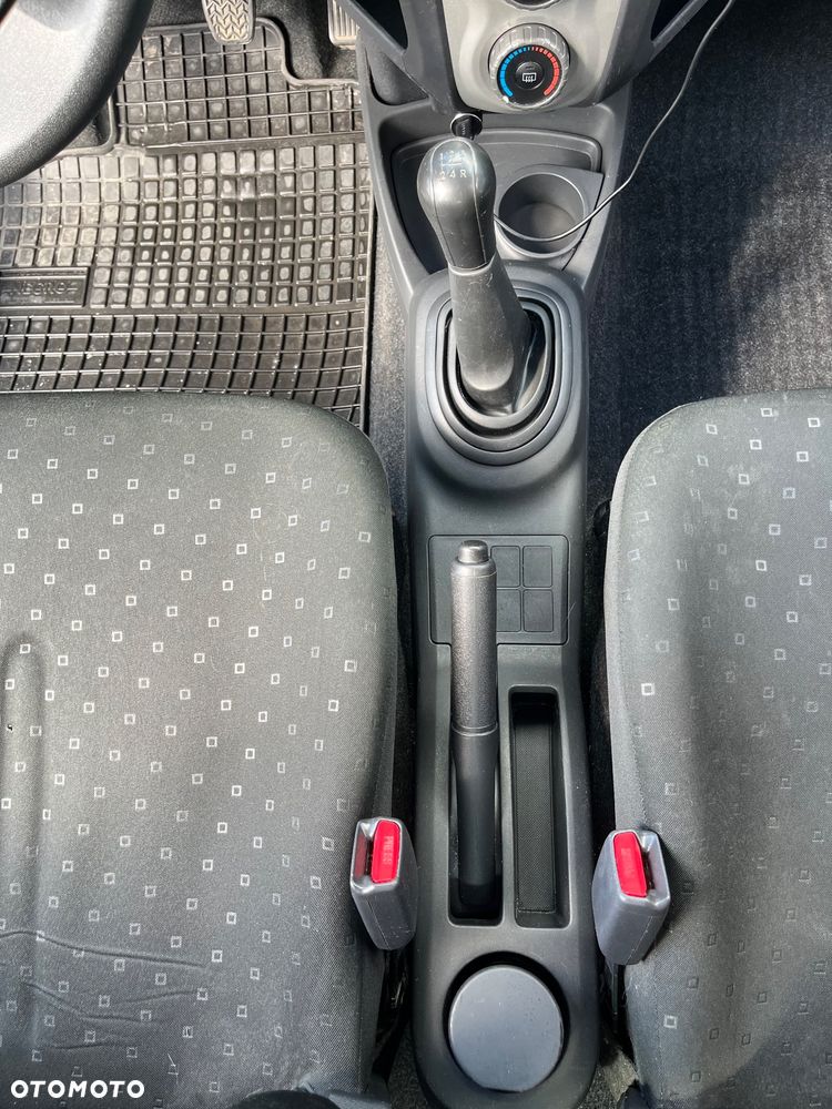 Toyota Yaris 1.0 Luna A/C - 21