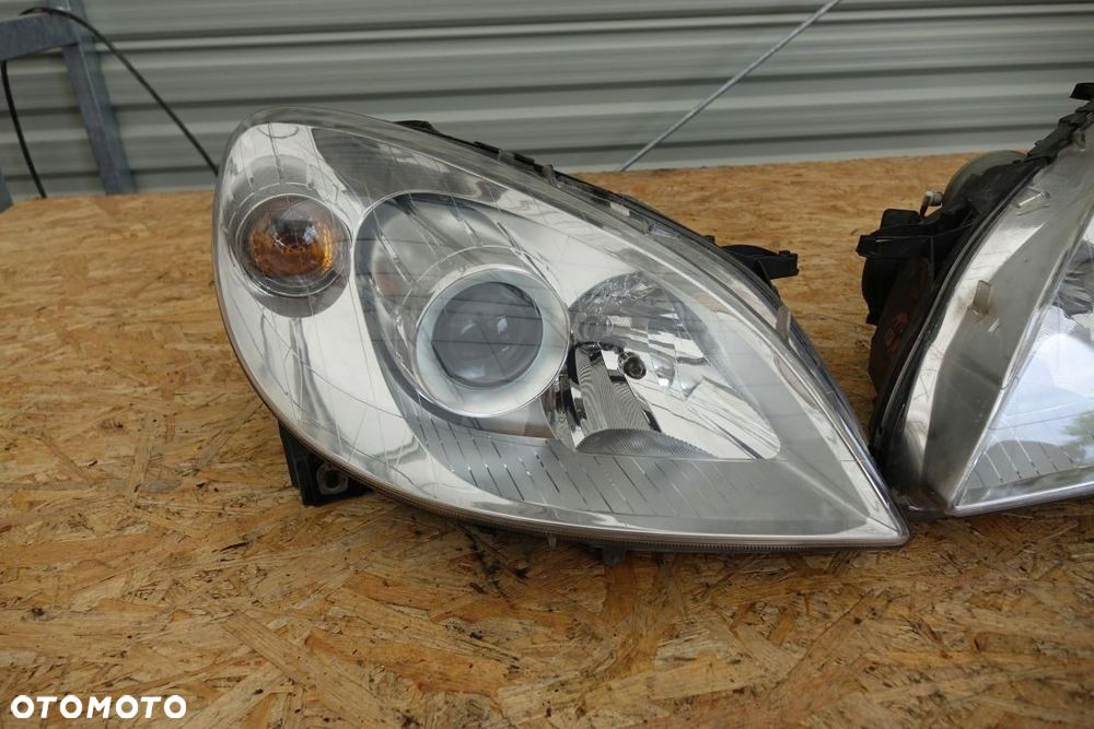 REFLEKTOR 2 LAMPY PRZÓD LEWA PRAWA EUROPA MERCEDES W245 3242342 - 3