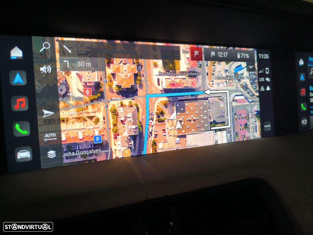 Porsche Taycan Cross Turismo 4 - 9