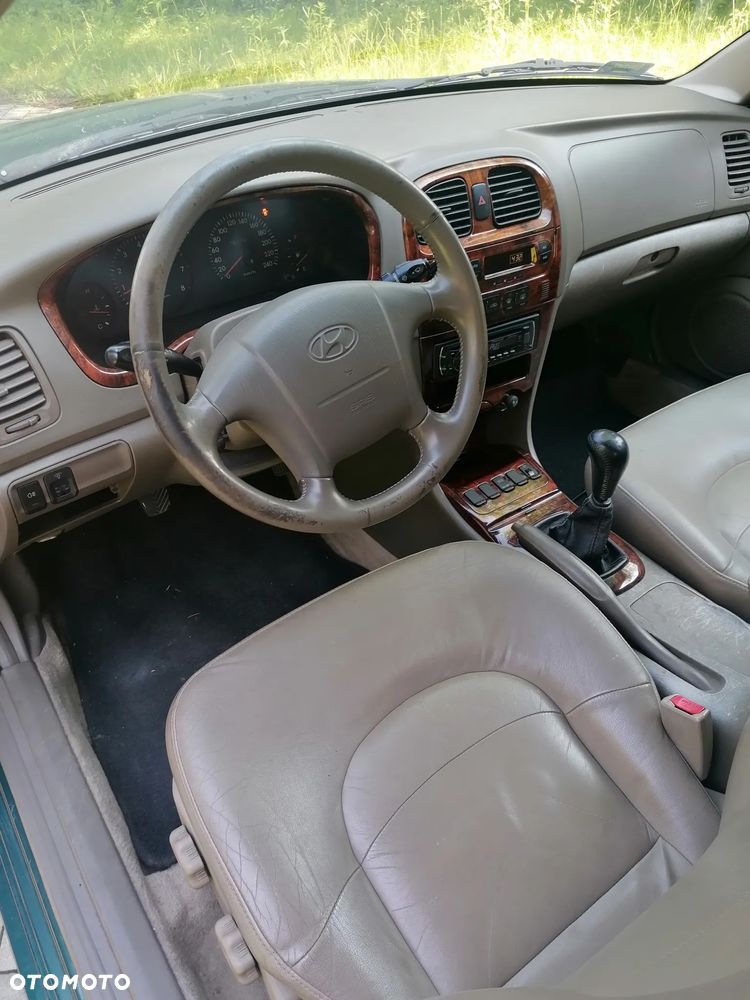 Hyundai Sonica - 12