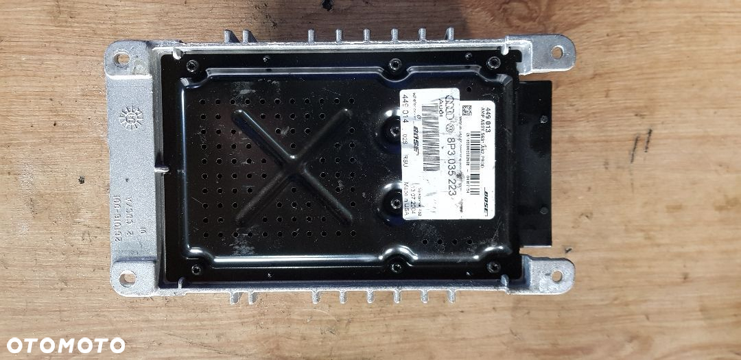AUDI A3 8P WZMACNIACZ BOSE 8P3035223 - 2