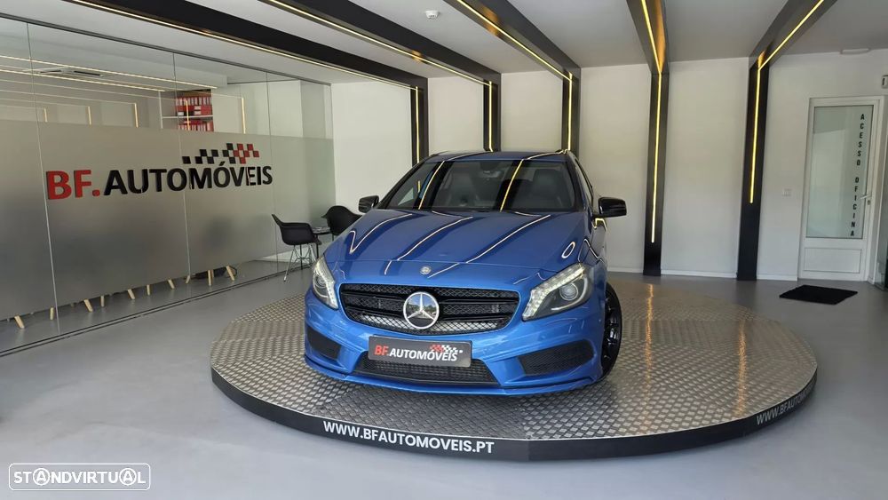 Mercedes-Benz A 180 d AMG Line - 12