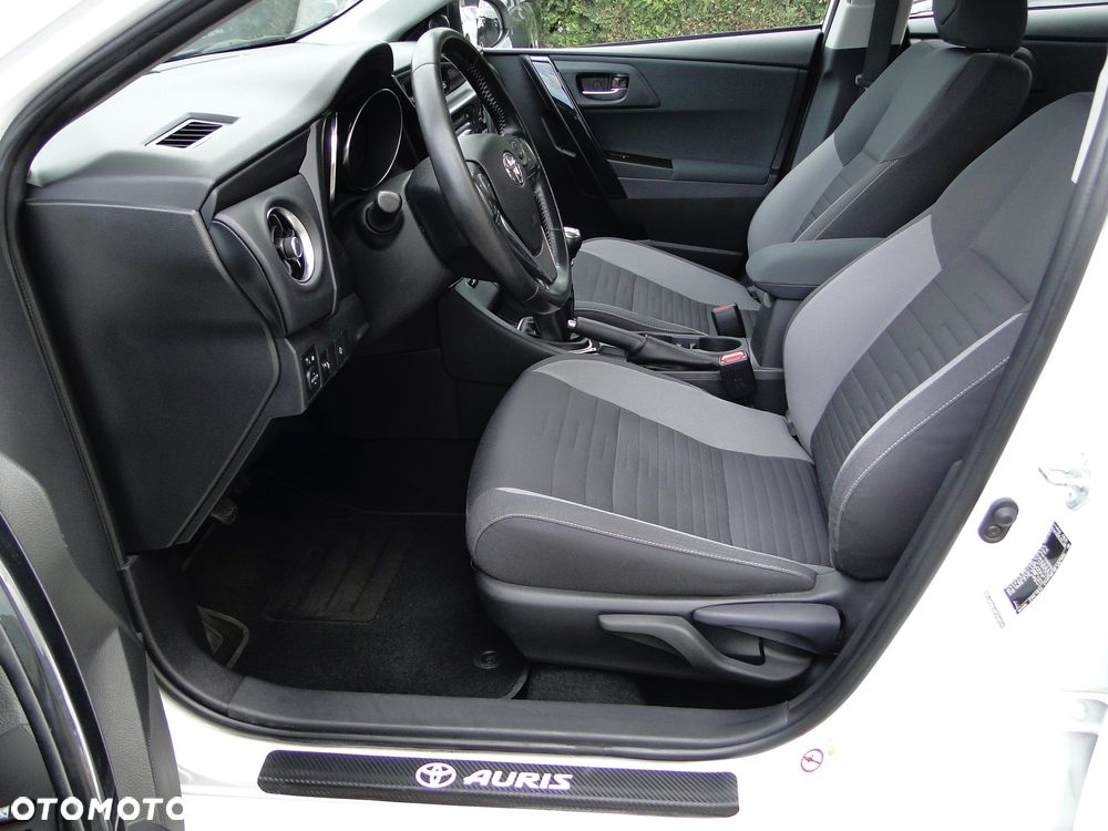 Toyota Auris 1.6 Premium - 20