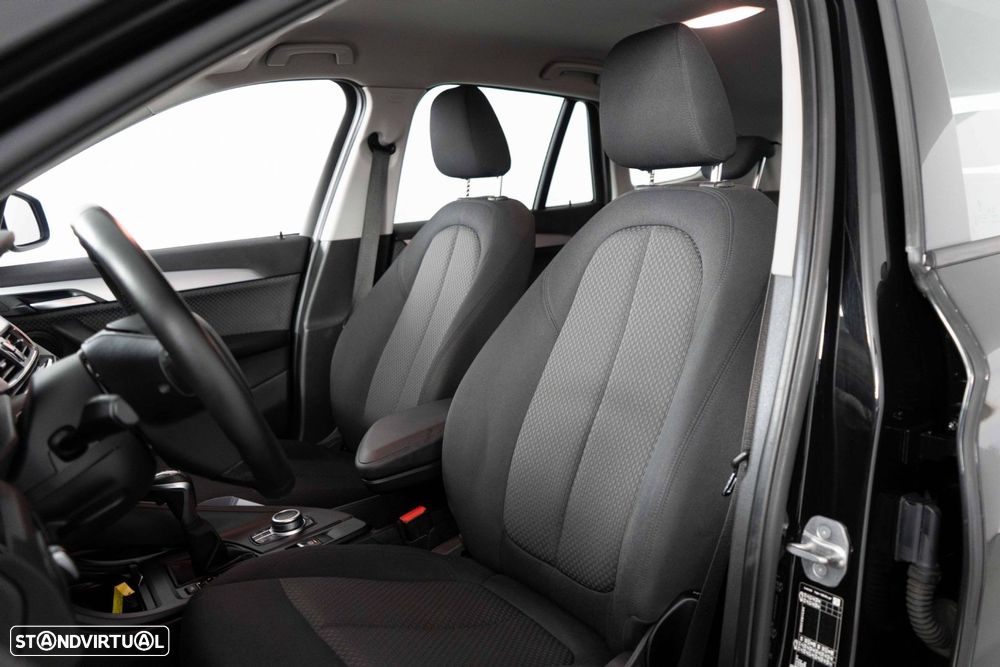 BMW X1 25 e xDrive Corporate Edition - 8
