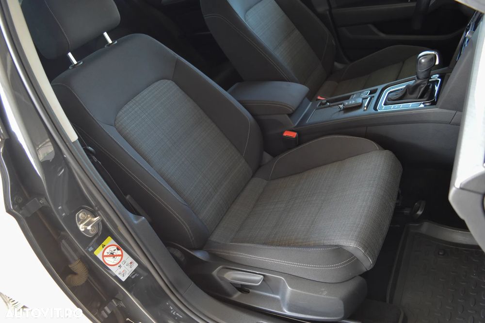 Volkswagen Passat 1.5 TSI ACT DSG Comfortline - 28